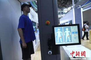 智能产品集中亮相 智博会礼仪服务彰显科技温度